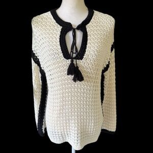Greige Cable net cream and black sweater size small excellent condition